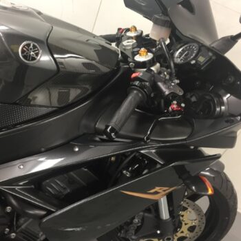 Yamaha R1 bike detailing