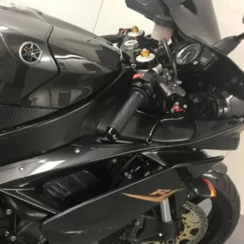 Yamaha R1 bike detailing