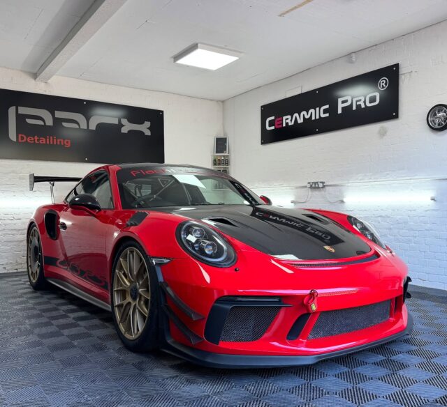 Porsche GT3-RS, is this the best colour combo? Let us know your thoughts..... 🤷‍♂️......#parxdetailing #detailing #porsche #gt3 #gt3rs #porsche911 #991gt3rs #supercar #cars #performancecars #detailingsussex #detailinghaywardsheath #paintprotection #ceramicpro